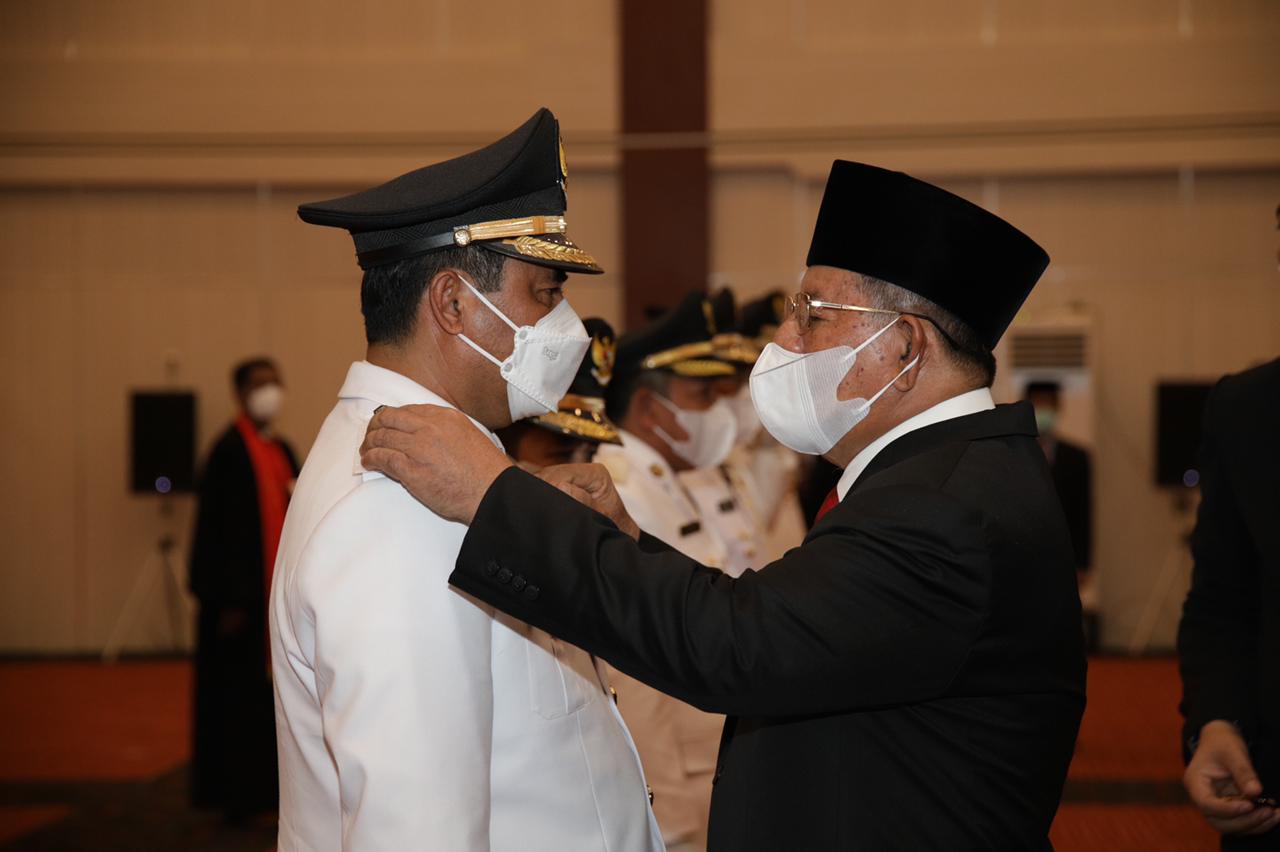 LANTIK EMPAT KEPALA DAERAH, GUBERNUR HIMBAU LUPAKAN PERBEDAAN KEPENTINGAN