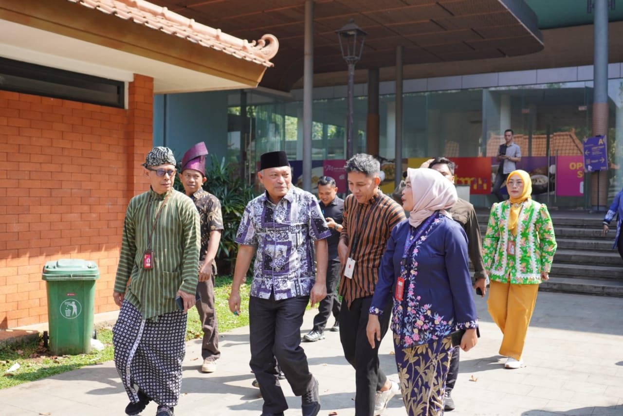 Wagub Sarbin Sehe Tinjau Revitalisasi Anjungan Malut Dan Rencana MoU dengan TMII