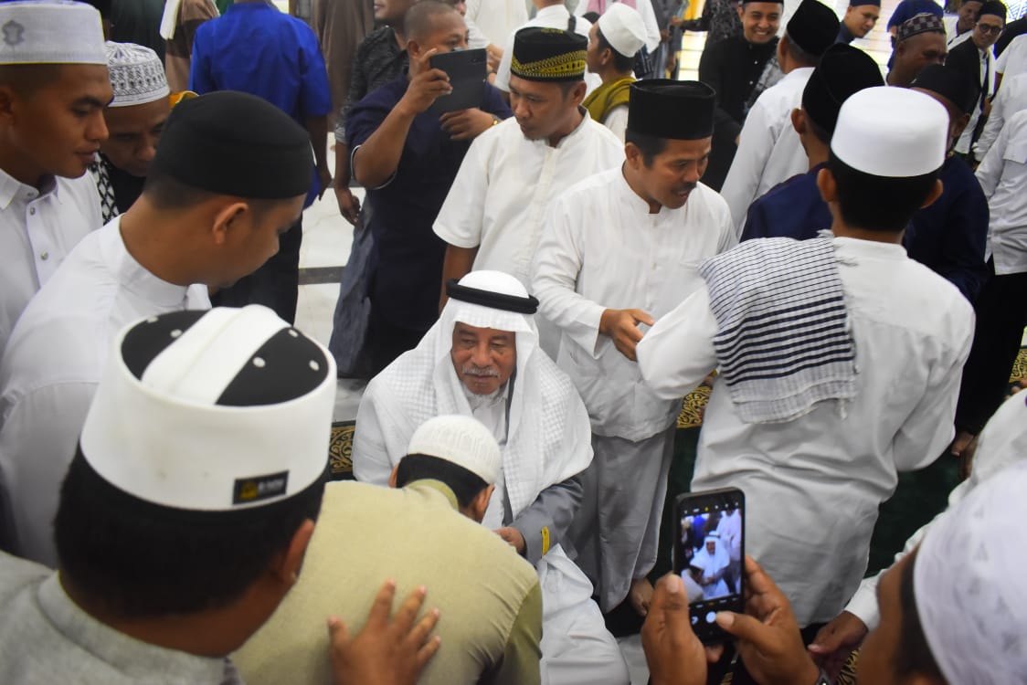 Salat Idul Fitri berlangsung Khidmat di Masjid Raya Shaful Khairat Sofifi, Maluku Utara