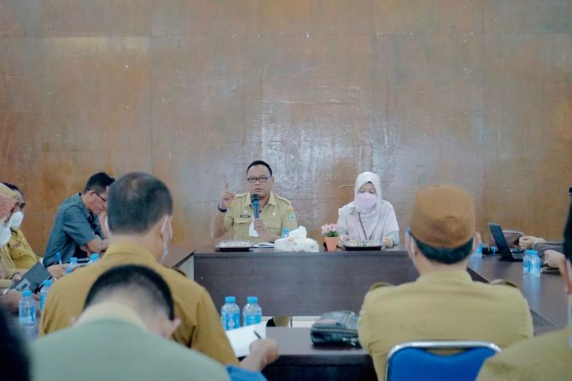 Atasi Kemiskinan di Malut, Sekprov Minta SKPD Terkait Lakukan Pemeriksaan Kinerja