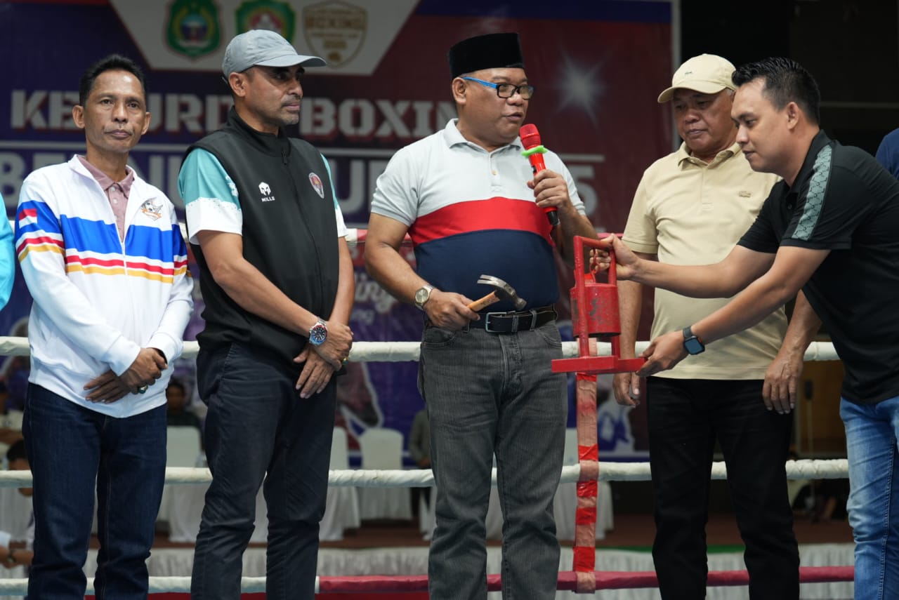 Sekprov Malut Resmi Buka Kejurda Tinju Gubernur Cup 2025