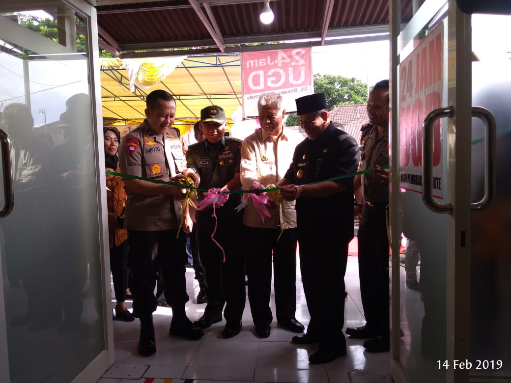 Gubernur Saksikan Peresmian RS Bhayangkara Oleh Kapolda Malut