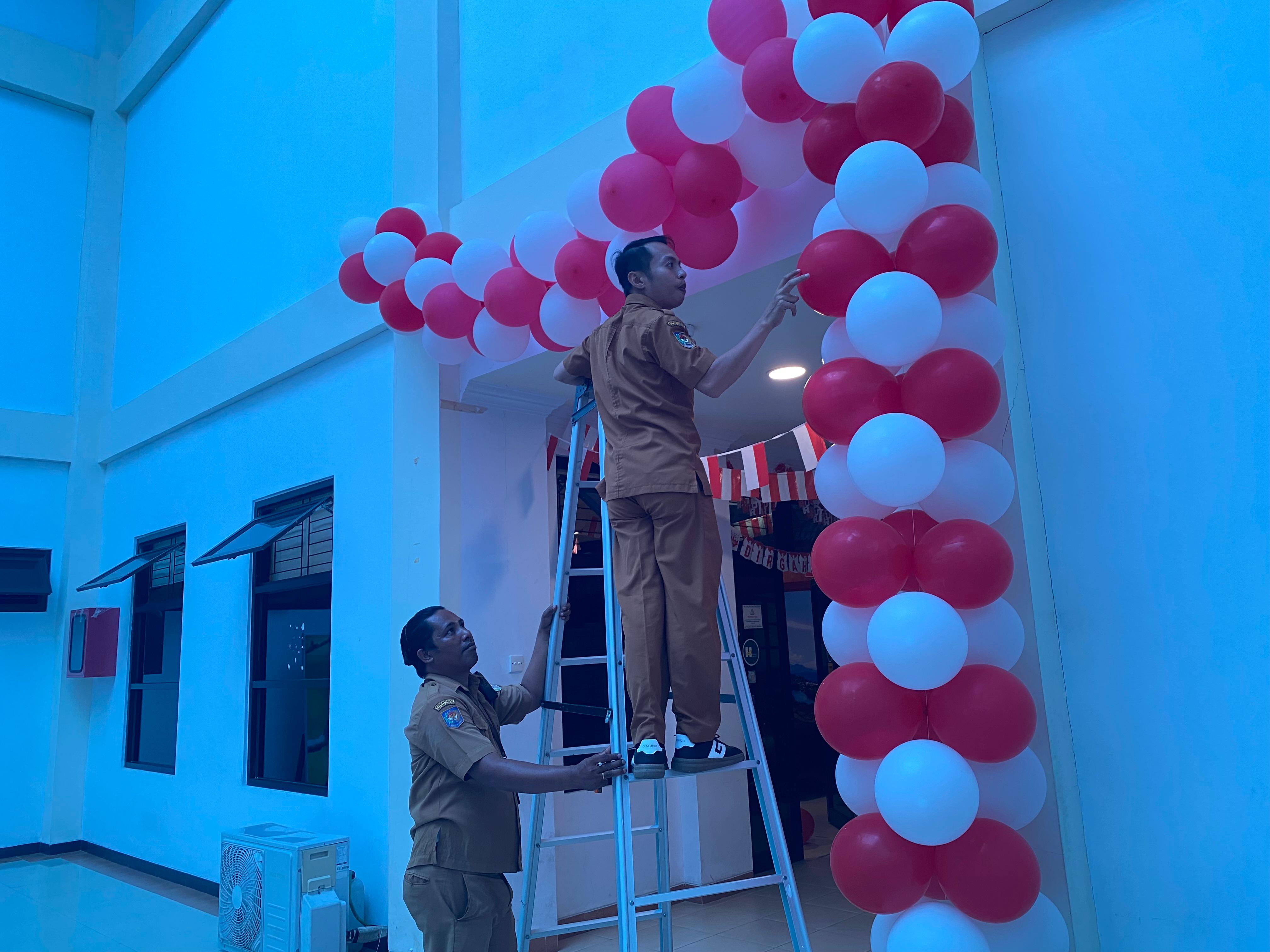 Lorong Merah Putih dan Pernak-Pernik Cantik Hiasi Wajah Kantor Gubernur Maluku Utara