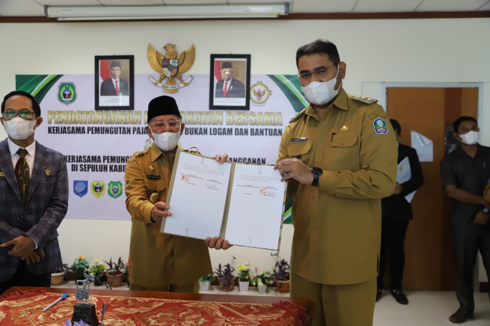 GUBERNUR MALUT HADIRI PENANDATANGANAN KESEPAKATAN BERSAMA DENGAN SEPULUH KABUPATEN/KOTA SE-MALUKU UTARA