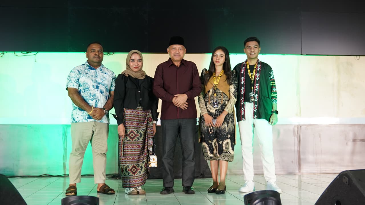 Wagub Sarbin Resmi Membuka Pagelaran Seni Hikayat Gapi