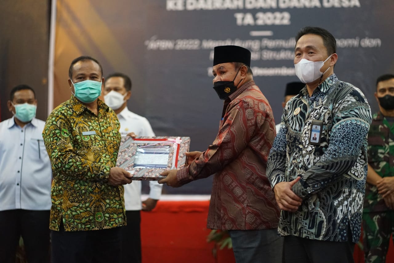 TERIMA DIPA DAN TKKD TAHUN ANGGARAN 2022, GUBERNUR MALUT : MANFAAT SEBESAR-BESARNYA UNTUK PERTUMBUHAN EKONOMI DAN KESEJAHTERAAN MASYARAKAT.